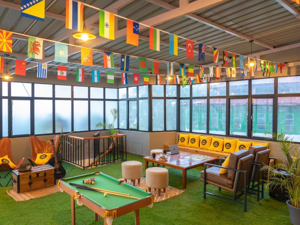 The Hosteller Mussoorie, Mall Road Exterior photo